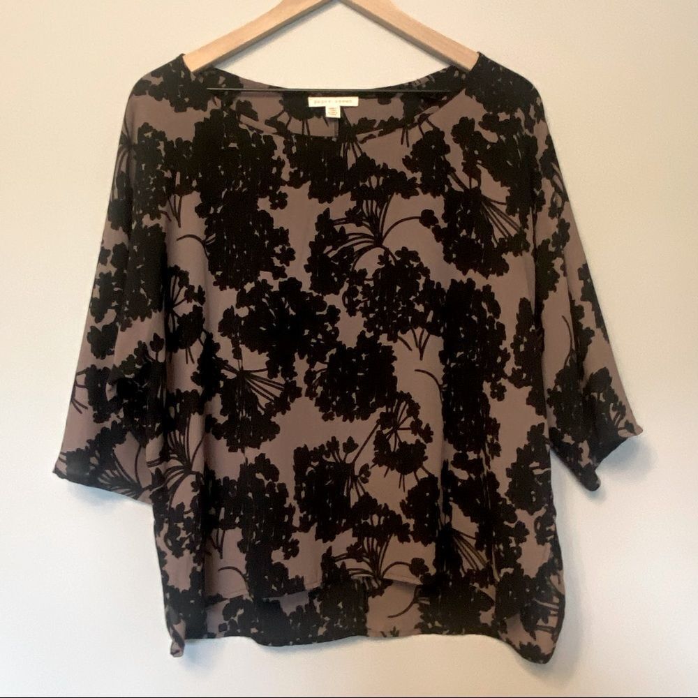 Paper Crown Size Medium 3/4 Sleeve Brown With Black Floral Design Blouse